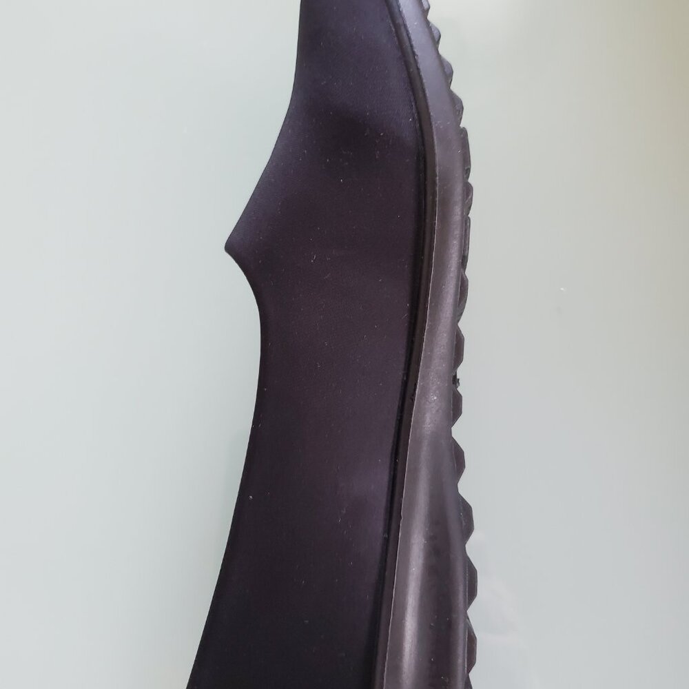 Shoes - Picture 4 of 5